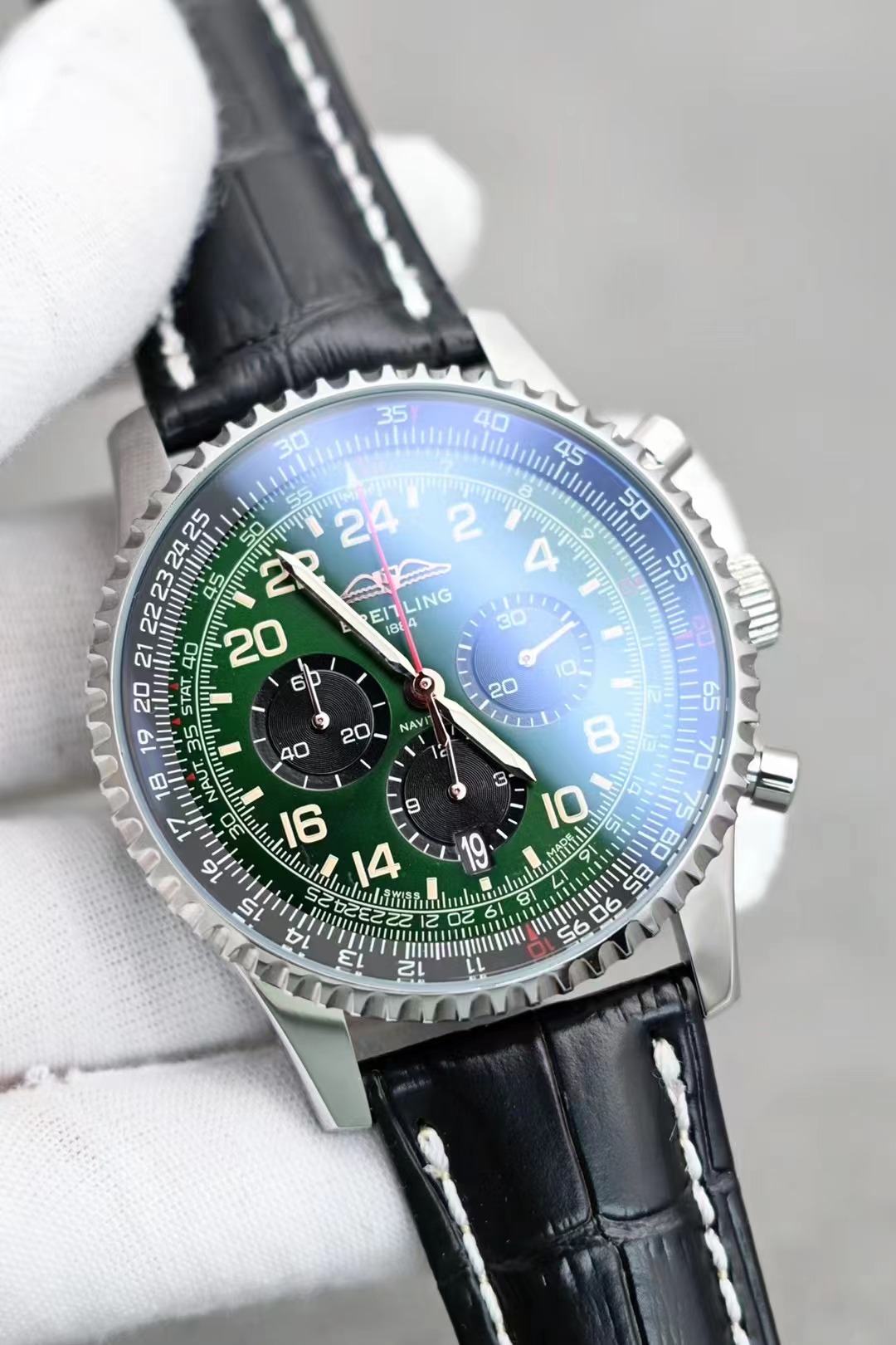 【Free Shipping】【Super Clone】Navitimer Cosmanaute 41mm Limited Edition Mens Watch Green