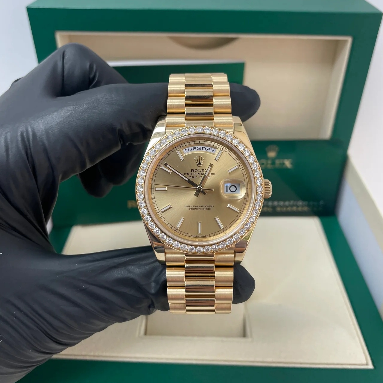 【Free Shipping】【Super Clone】RLX Day-Date 40mm Champaign Dial and Diamond Bezel Yellow Gold President Bracelet 228348RBR-0008