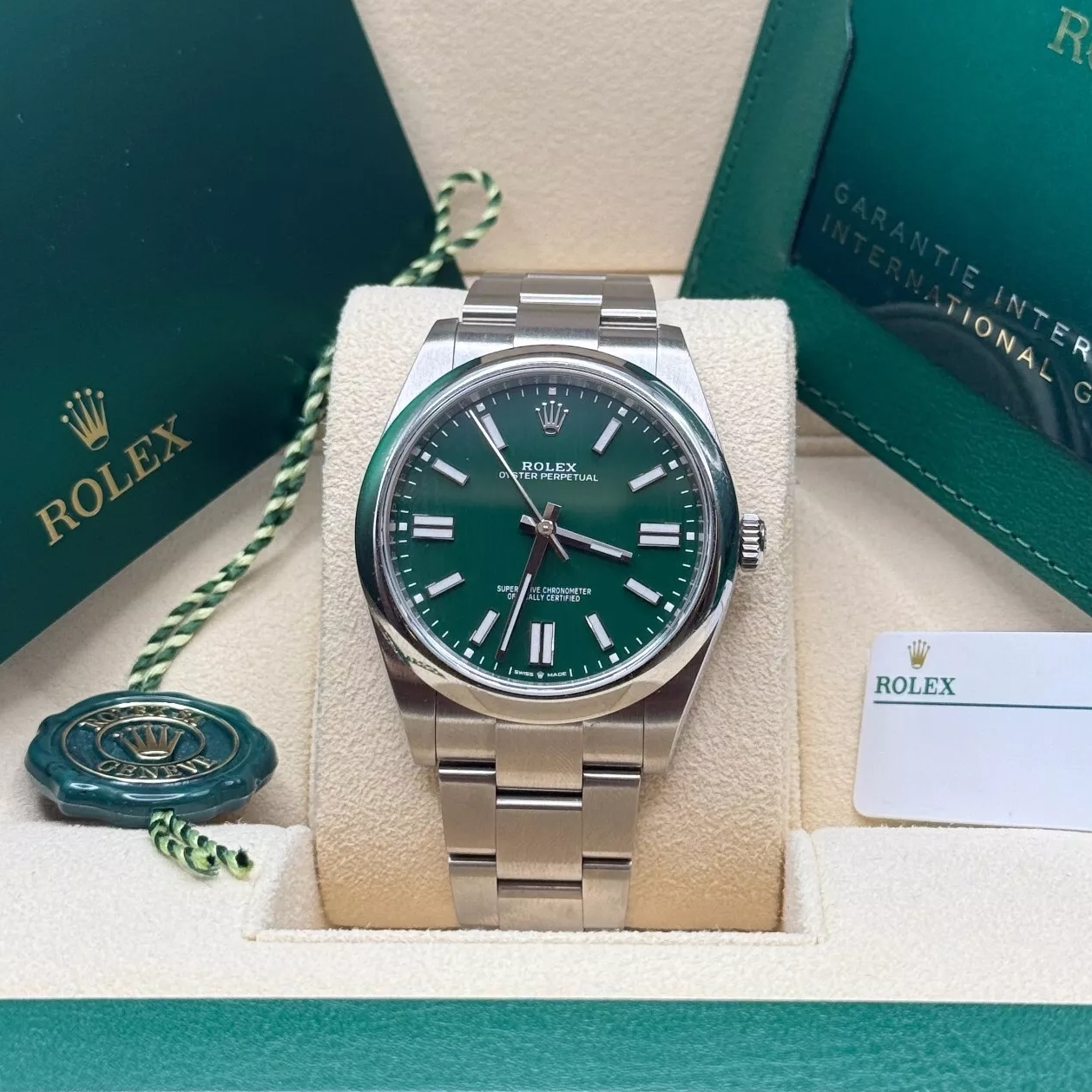 【Free Shipping】【Super Clone】RLX Oyster Perpetual 41mm 124300-0005 Green Index Dial & Smooth Bezel Oyster Bracelet Men’s Watch